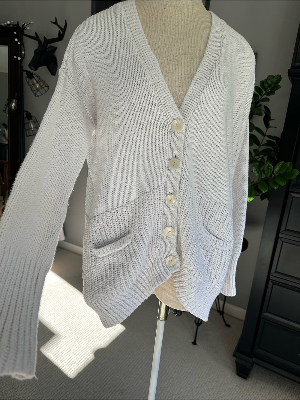 Victoria's Secret White Button-Up Knit Cardigan, size medium - Picture 6 of 13